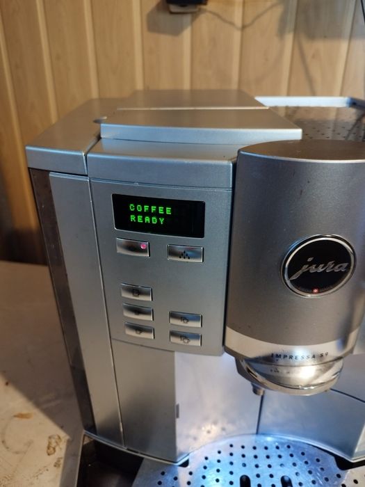 Vând expresor Jura s9