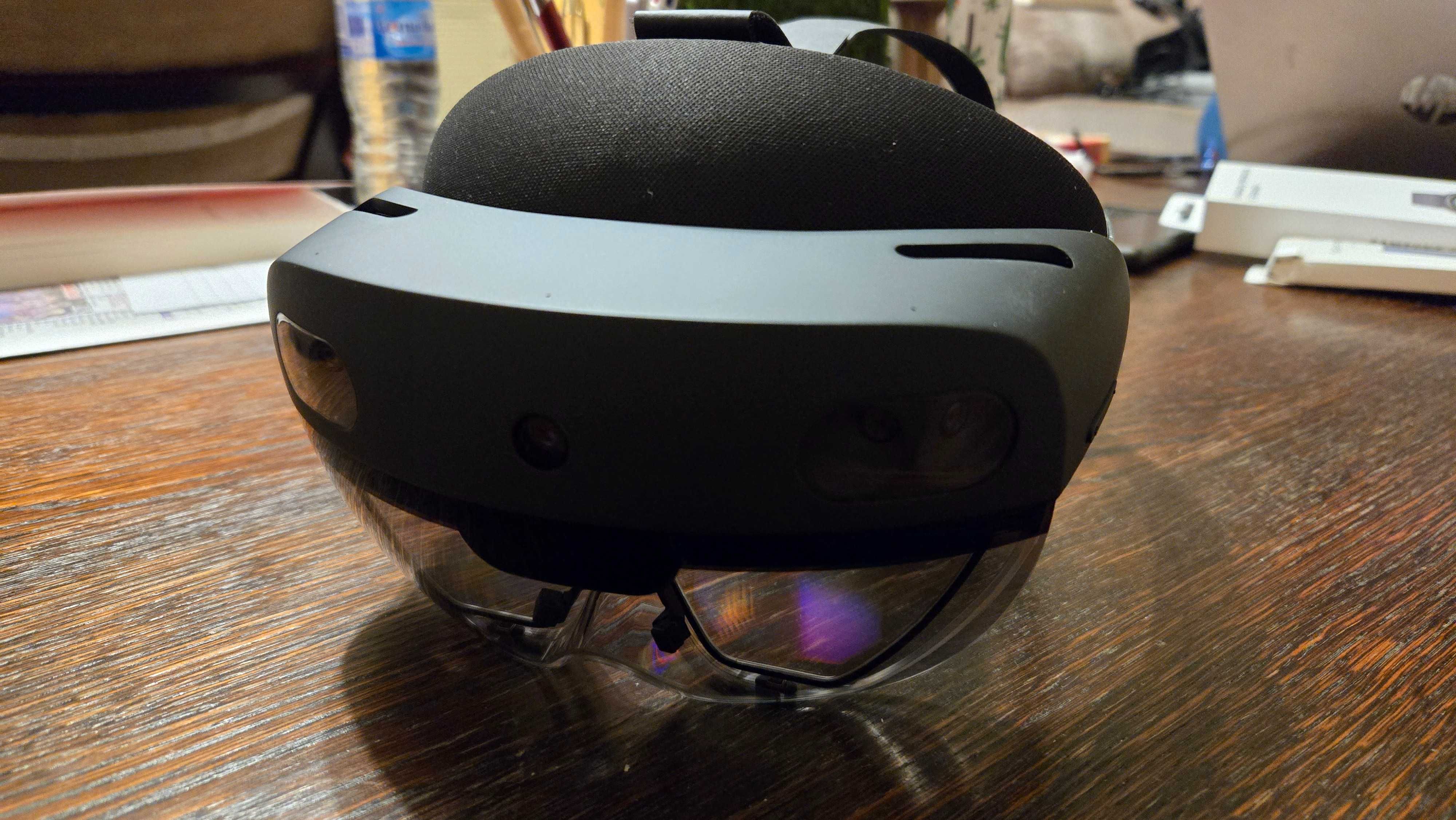 Microsoft HoloLens 2