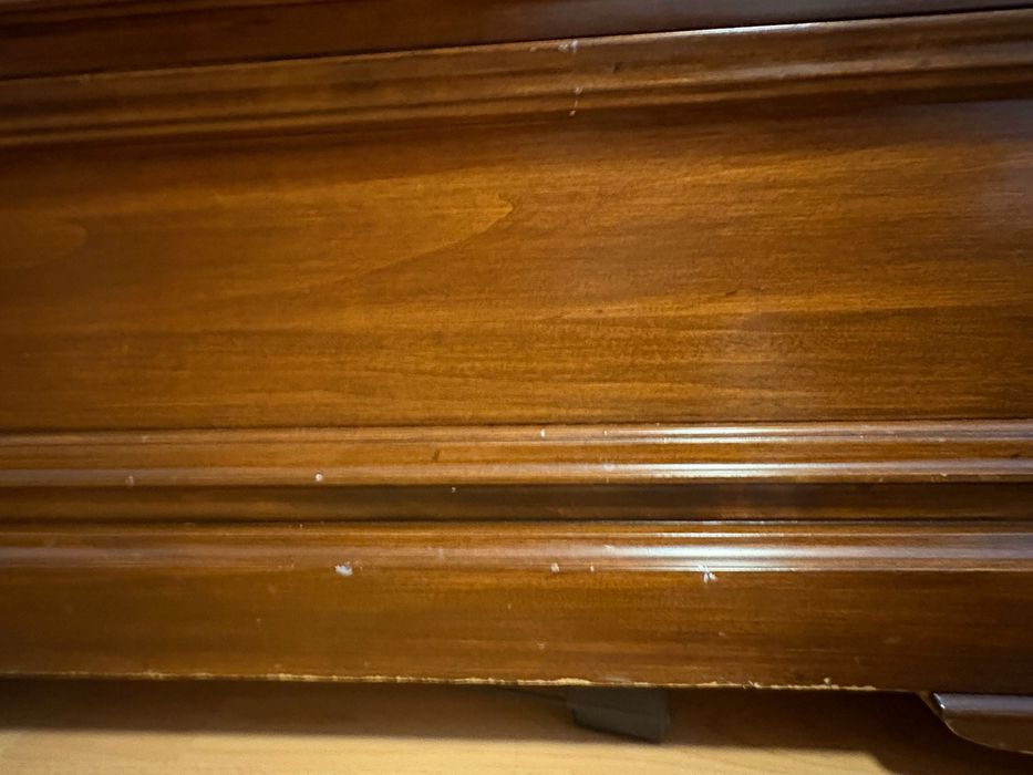 Set dormitor lemn masiv-nuc include pat, noptiere, dulap, comoda