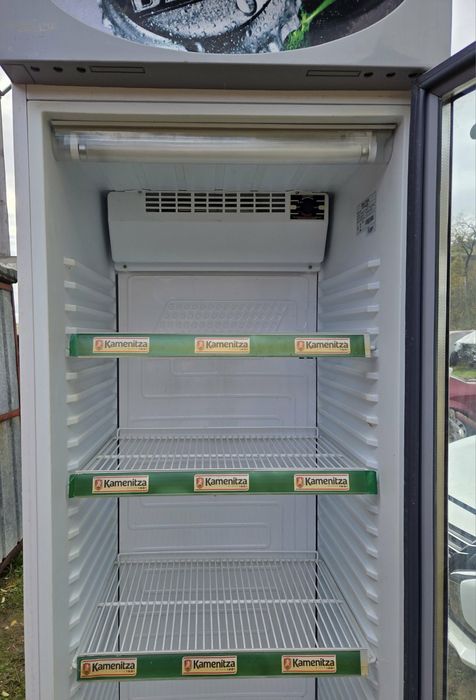 Хладилна витрина