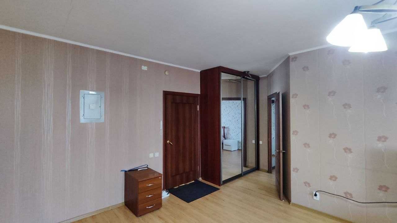 Продаётся отличная двухкомнатная квартира в районе СТРЕЛКИ.