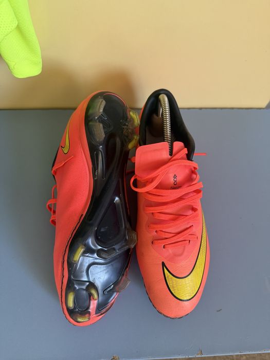 Vand ghete de fotbal nike mercurial