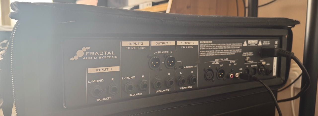 Fractal Axe-Fx II Mark II + 2U rack case