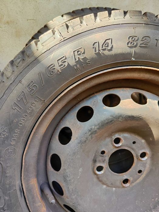 Jante Fiat Albea cu anvelope de iarna pe 14
