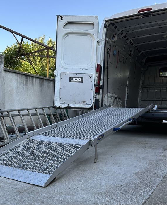 Продавам рампа за бус