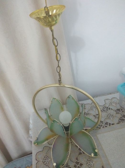 Продам люстру, стекло.