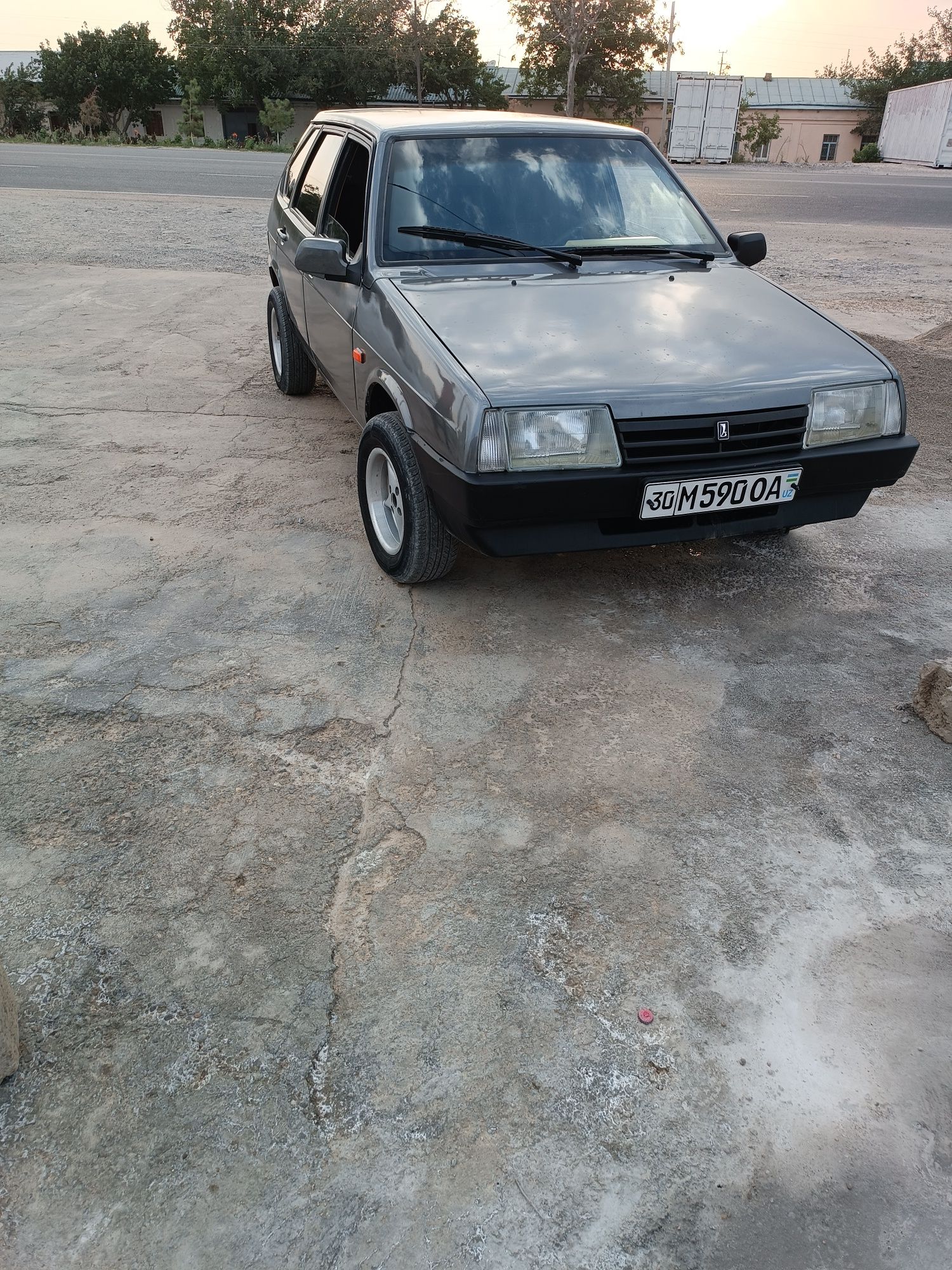 Vaz lada 2109 sotiladi ideal holatda