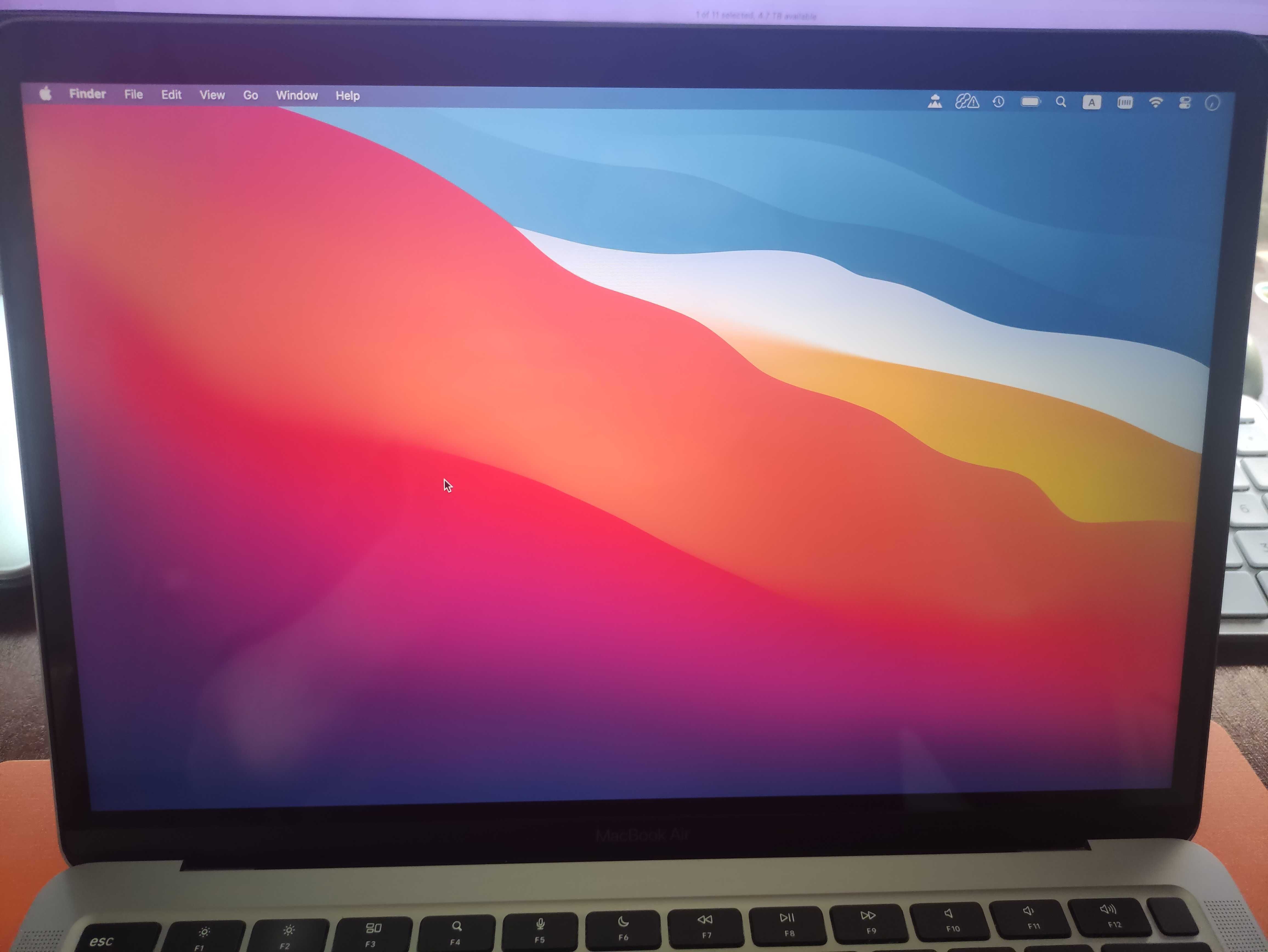 Apple MacBook AIR 13" M1 8 ядра CPU и 8 ядра GPU с 8GB RAM и 512GB SSD