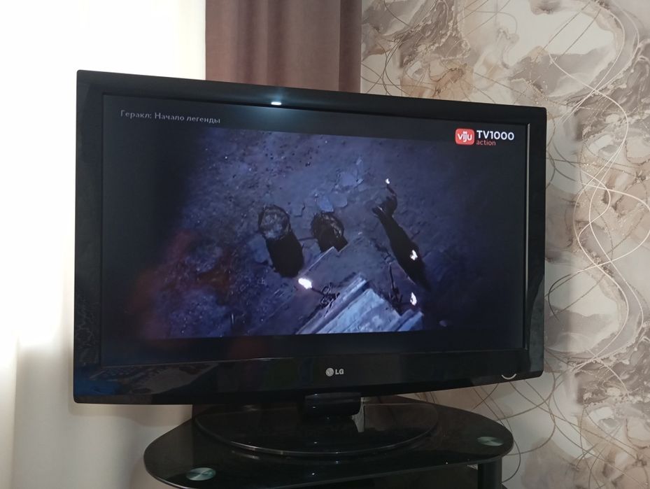 Продам телевизор LG, диагональ 107