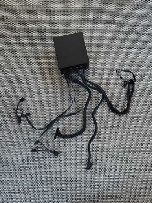 Sursa PC SF-550F14MT+ Placa de baza Gigabyte