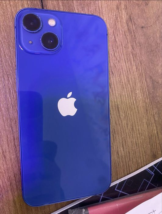 Vand iphone 13 albastru
