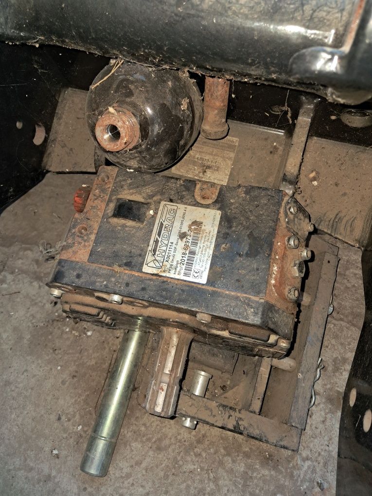 Tiranți față,  priză putere față tractor Deutz