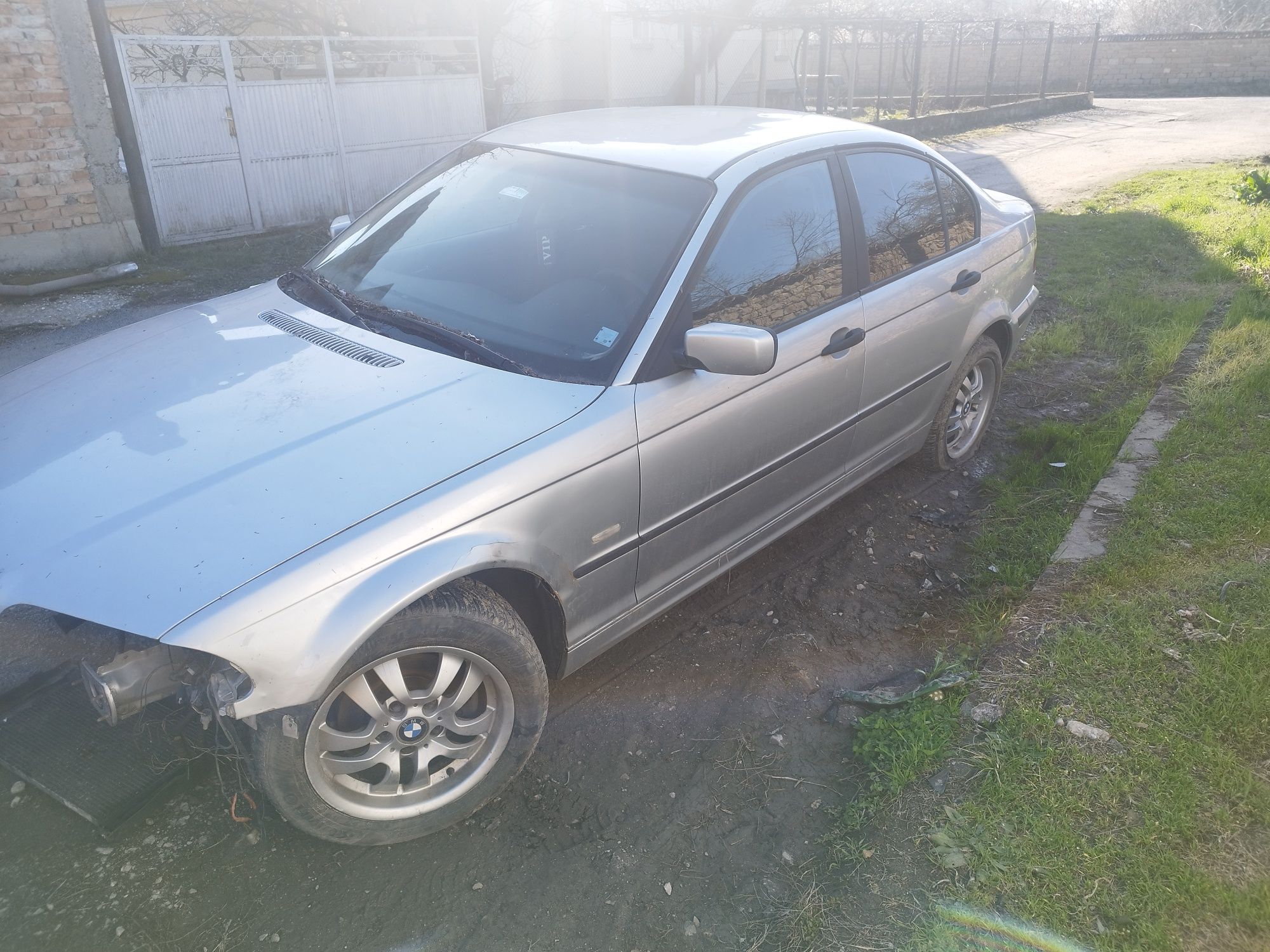 Продавам два броя BMW E46 320D 136 на части