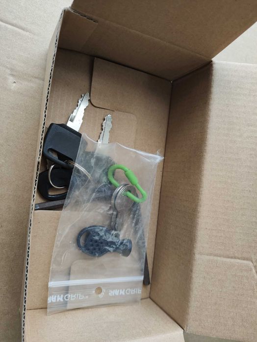 Оригинални напречни греди и ски багажник за Toyota RAV4 HA30