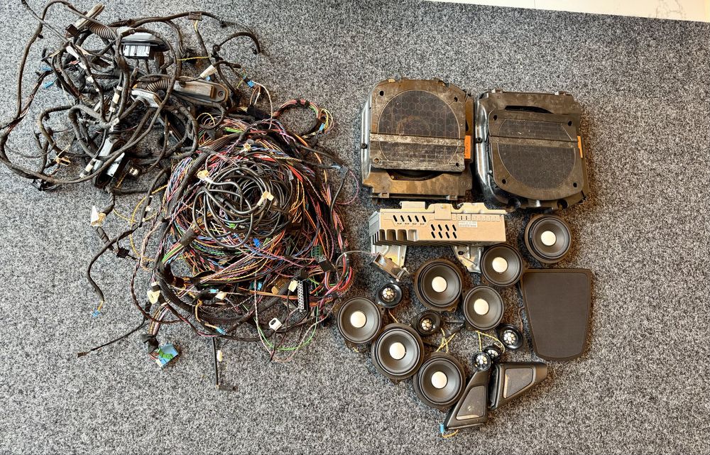 Sistem audio Top HiFi Harman Kardon Logic 7 complet BMW F10 F11 F01