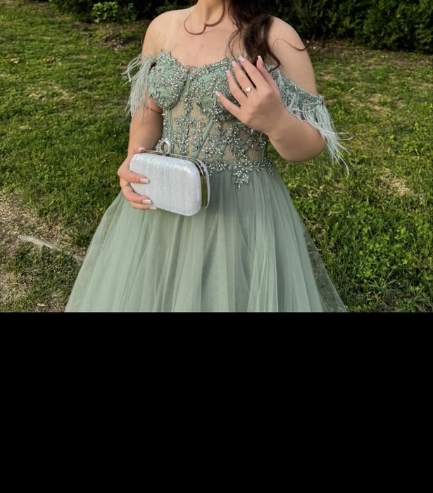 Красива бална рокля