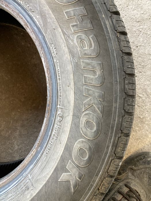 Гуми за бус 225-70-15 C