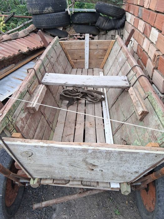 Продавам каруца за впряг