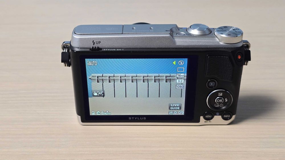 Olimpus Stylus SH-1 , 16.0 MP