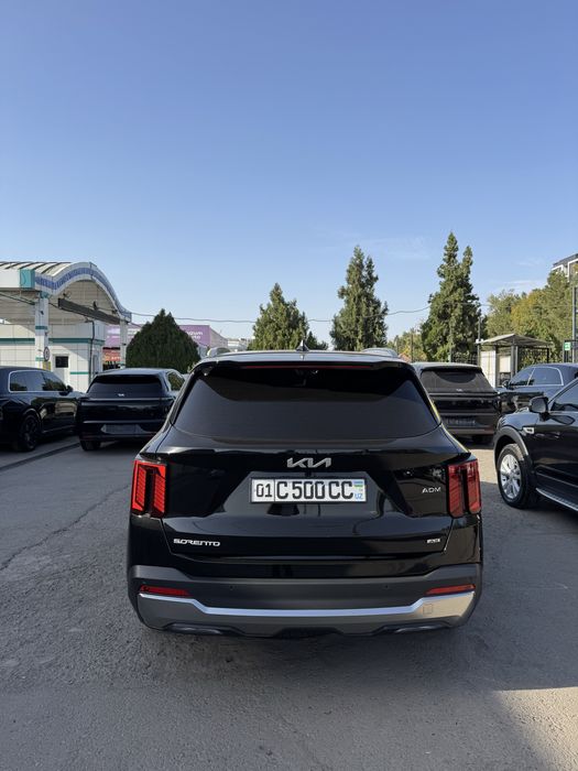 Kia sorento sotiladi 2024 yil kirasksi toza holati idyal murojat uchun