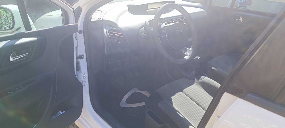 Citroen C4 личен автомобил