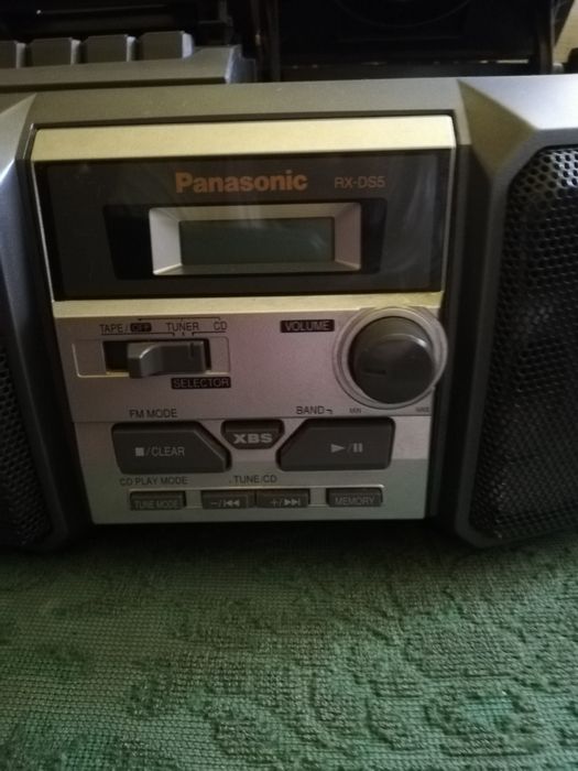Radio casetofon Panasonic RX DS8 cu CD stare excelenta

*Radio CD