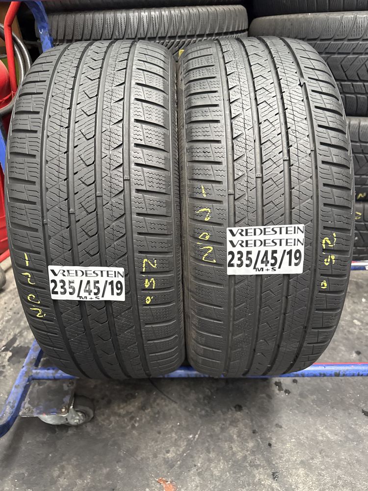 235/45/19 Vredestein M+S