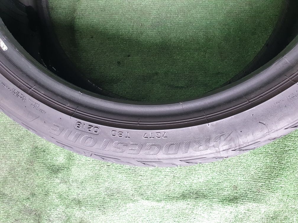 Anvelope 225 40 18 vara bridgestone