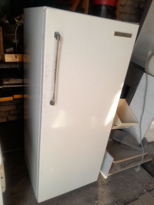 Срочно нужна продавать хороший холодильник отличные работает без ремон