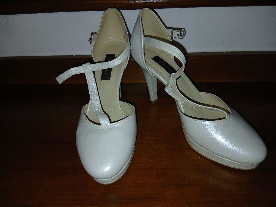 Pantofi de damă cu toc, mărimea 40