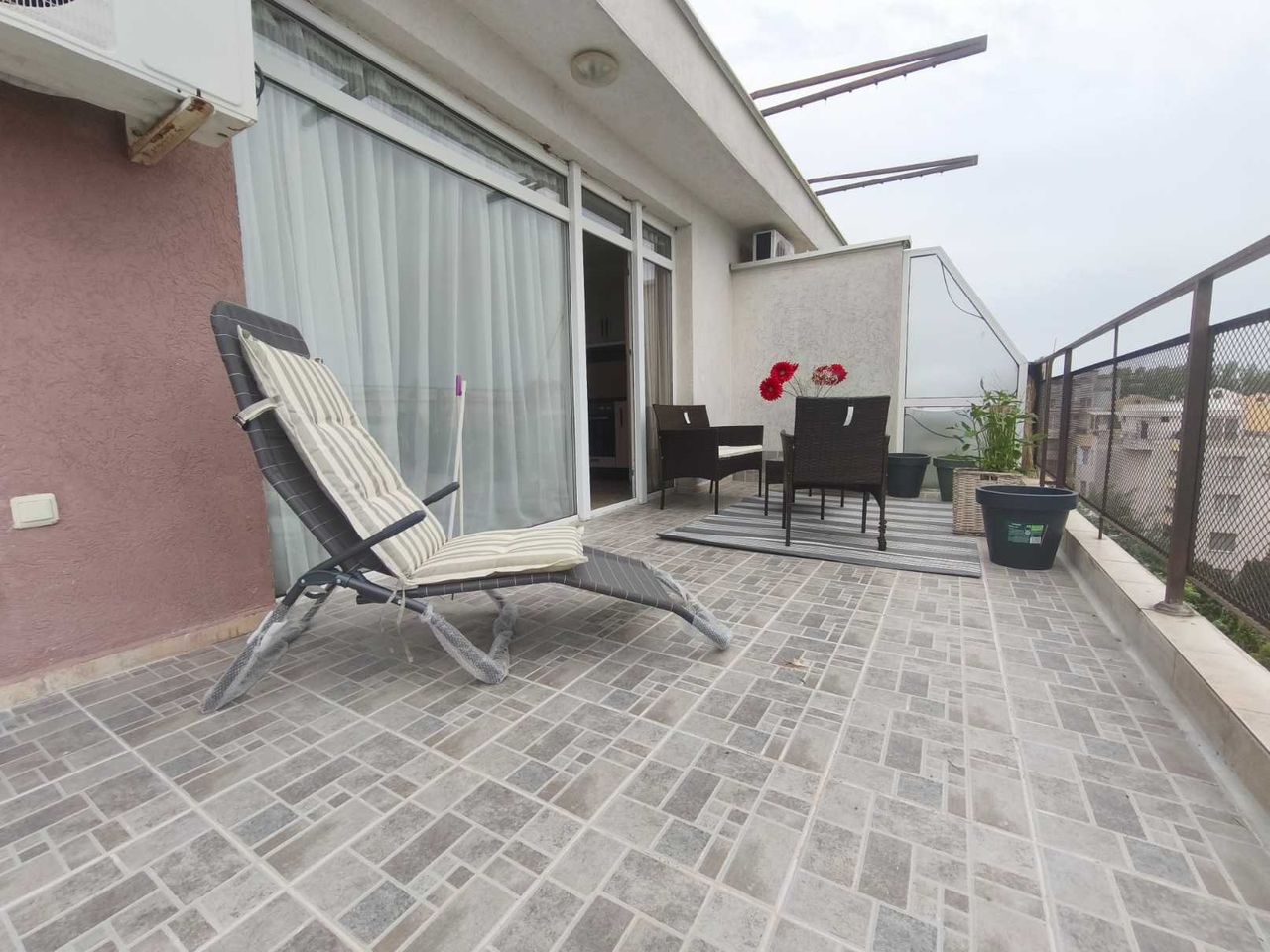 Продава се Двустаен апартамент в к.к. Слънчев бряг - 66 кв.м за 1061 €/кв.м - Снимка #14