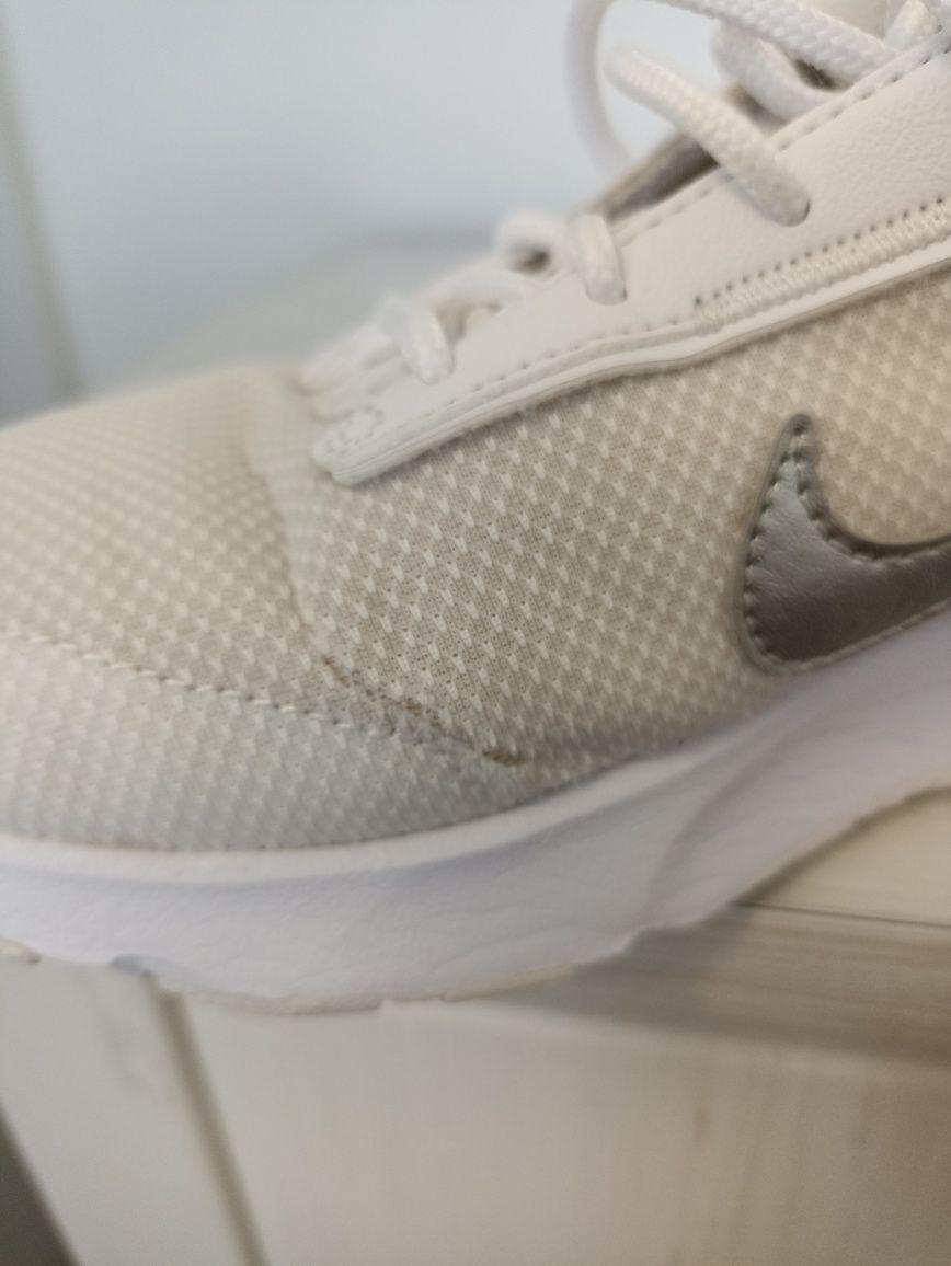Оригинални маратонки nike38
