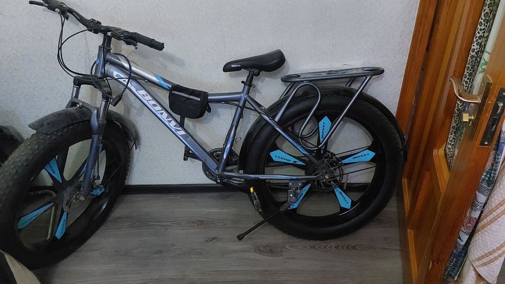 Хороший, почти новый