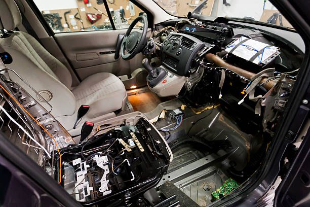 Electrician Auto 20 de ani exp in domeniu ma deplasez oriunde este nev