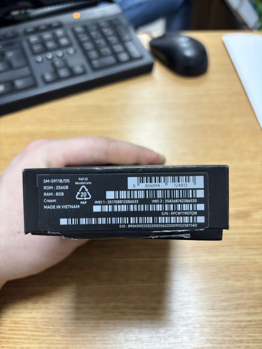 Vand Samsung Galaxy S23 256 Gb Fullbox impecabil