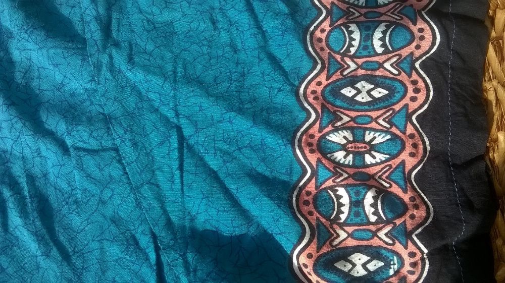 тениска рисувана ръчно по технология Батик внос от Индонезия