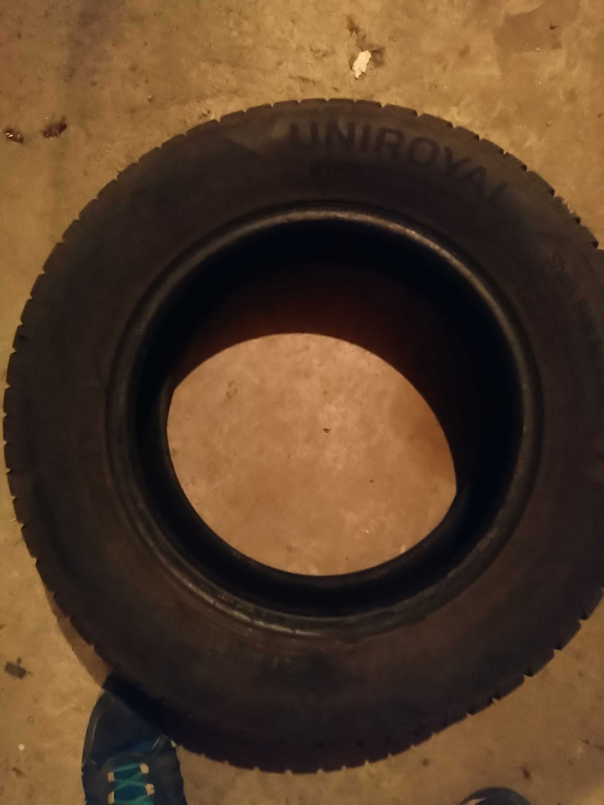 Гуми 195/65/15 зимни  22дот унироял