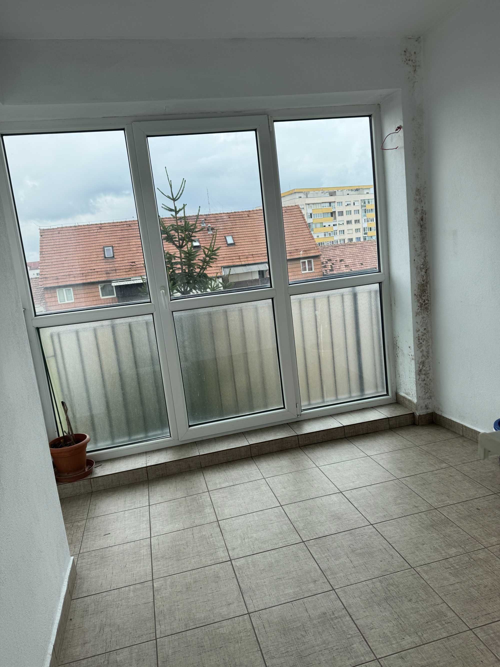 Vand apartament 3 camere Zona Mihai Viteazu Iorga