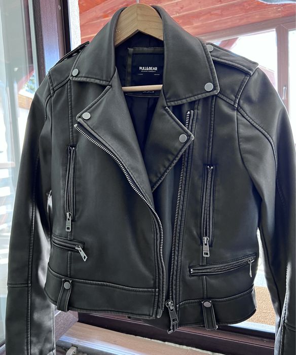 Vand geaca de piele PULL AND BEAR NOUA