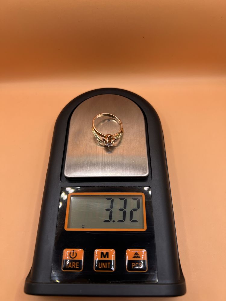 Продам золотое кольцо.