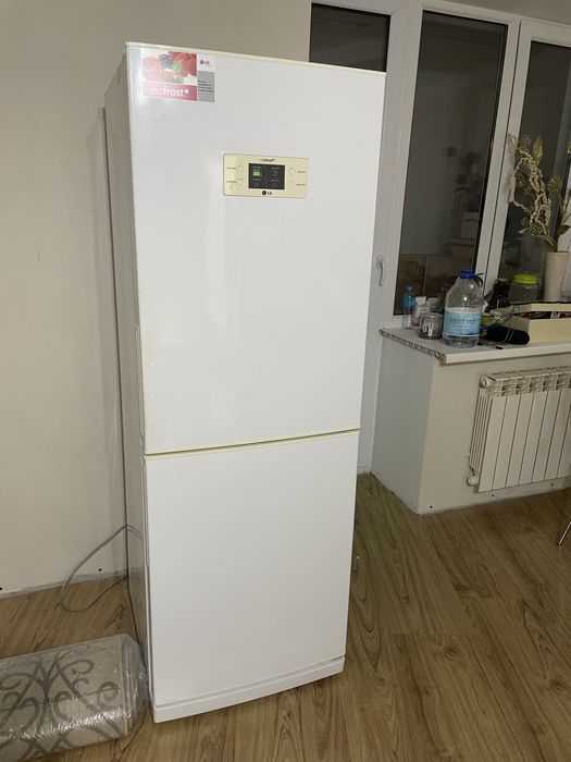 Продам холодильник