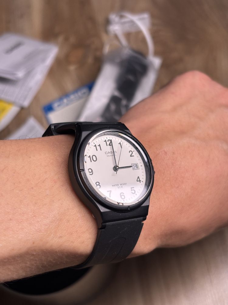 Продам новые знаменитые часы от casio mw-59
