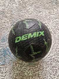 Мяч футбольный Демикс