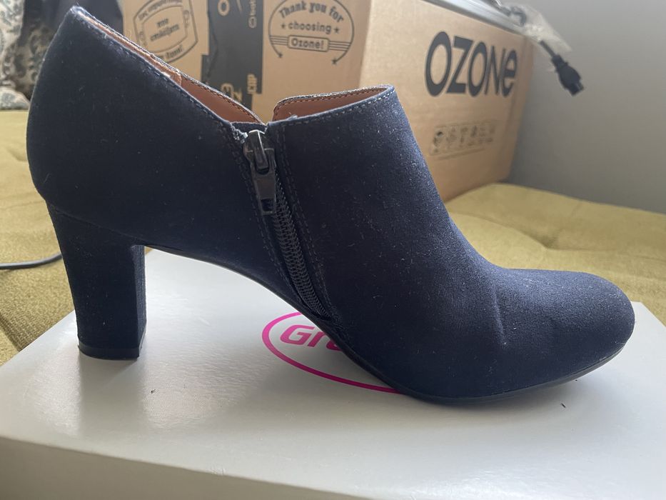 Тъмносини обувки с ток, 39 номер