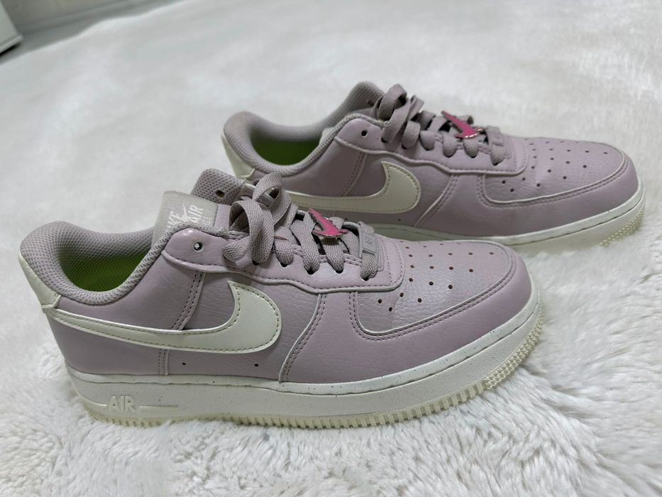 Adidasi NIKE ca si noi