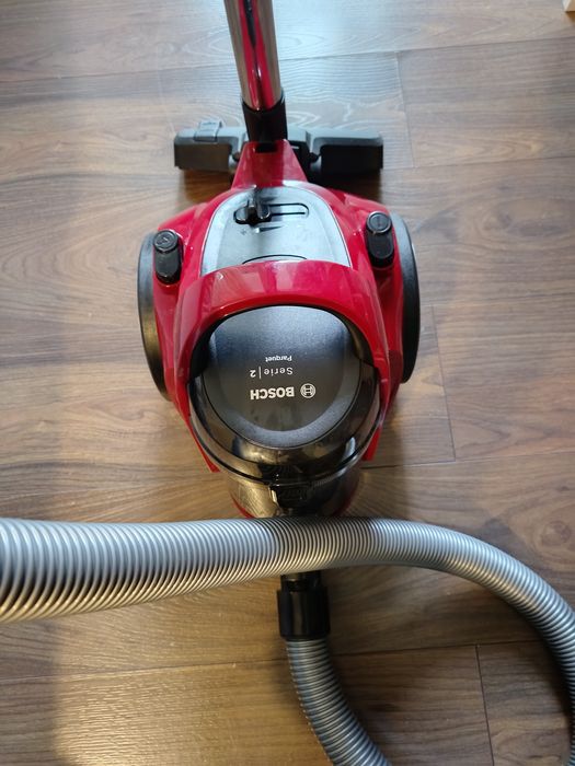 Прохосмукачка Bosch serie 2