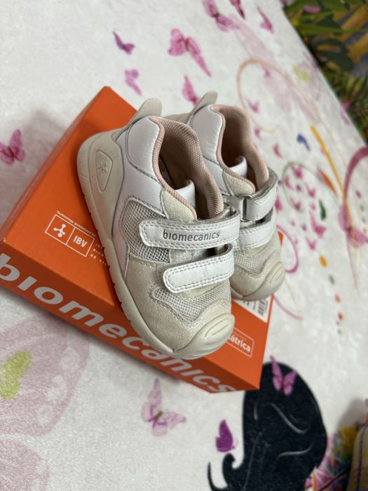 Маратонки Биомеханикс