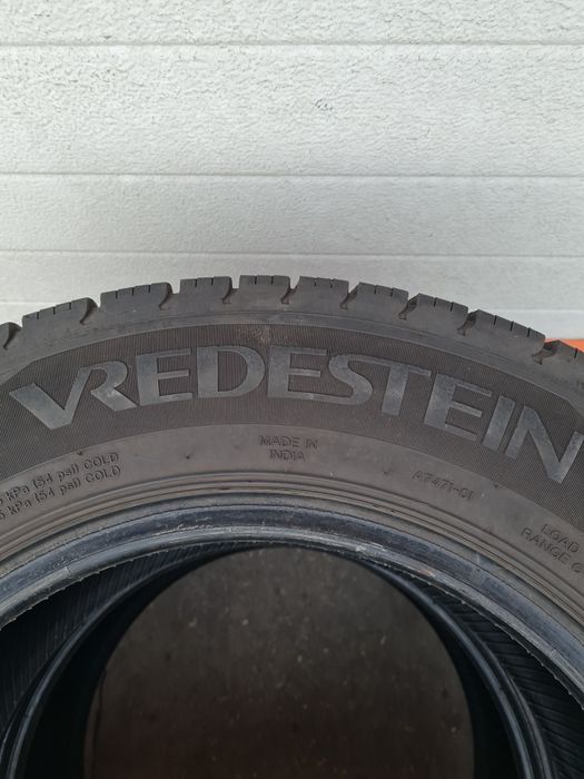 Всесезонни гуми за Бус 2 броя VREDESTEIN Comtrac2 215 65 R15C дот 1222