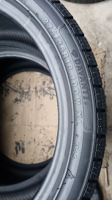 2 Anvelope Davanti 275 35 R19XL M/S (iarnă) aproape NOI.