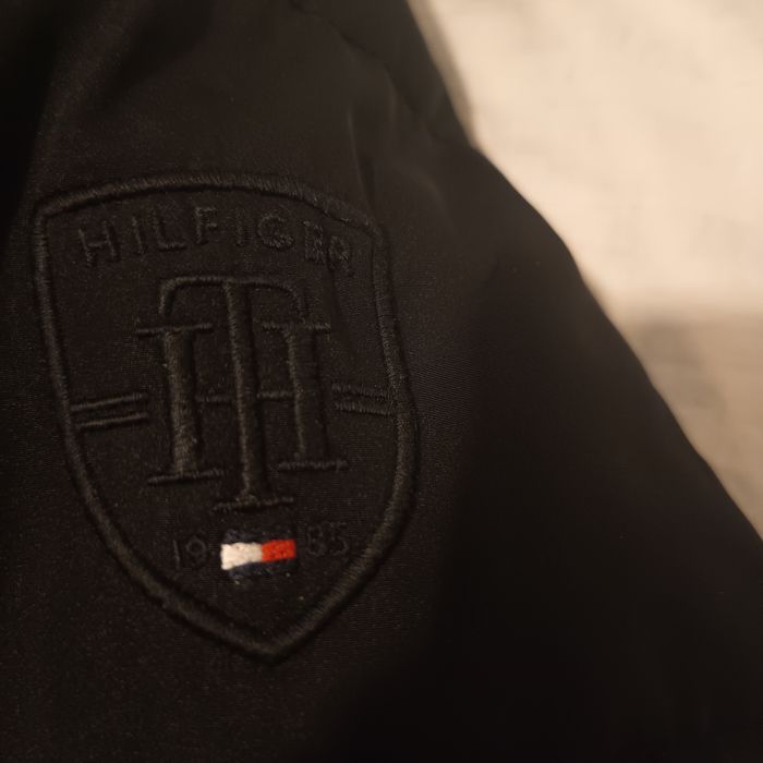 Geaca Tommy Hilfiger cu puf Xl